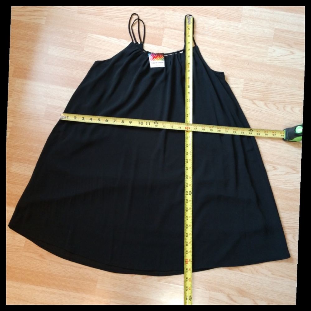Little Black Dress 💫 - Picture 6 of 8